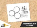 Zestaw montażowy do rozsuwanego żagla ogrodowego na linkach: śruby, oczka, karabińczyki i linki stalowe do drewna.