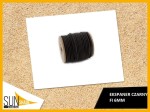 Czarna linka ekspanderowa o średnicy 6 mm nawinięta na szpulkę, produkt marki SUN SHADE.